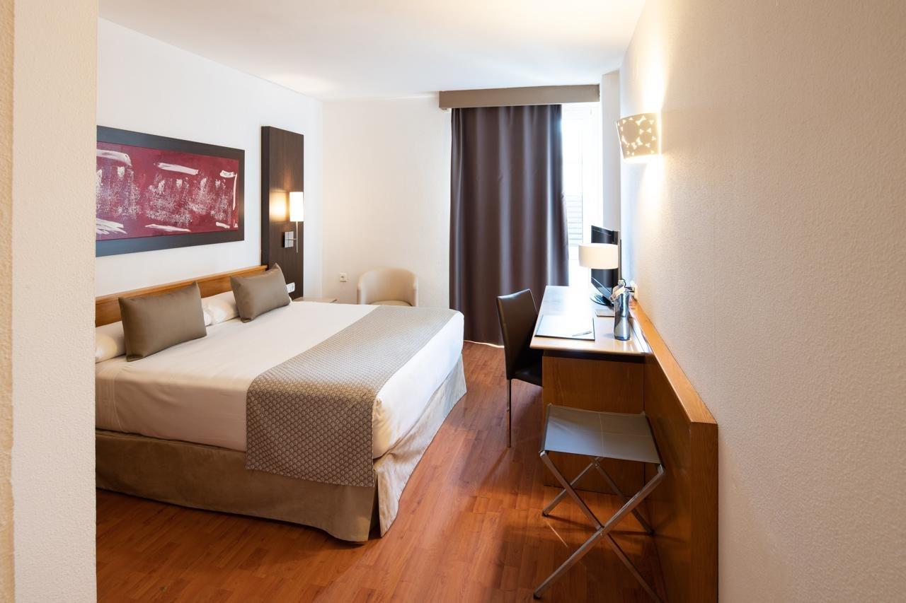 Catalonia Bristol Otel San Andrés de la Barca Dış mekan fotoğraf