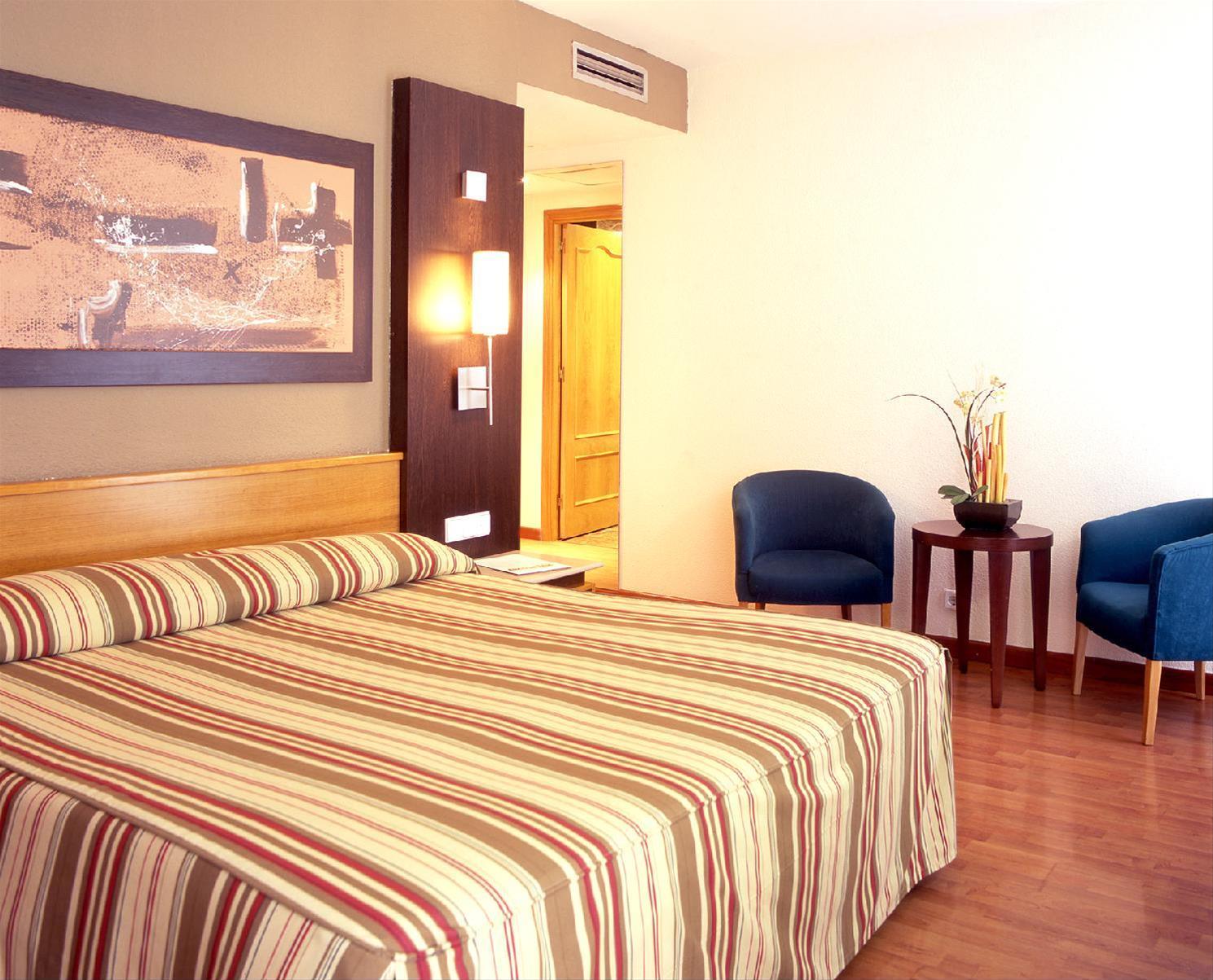 Catalonia Bristol Otel San Andrés de la Barca Dış mekan fotoğraf